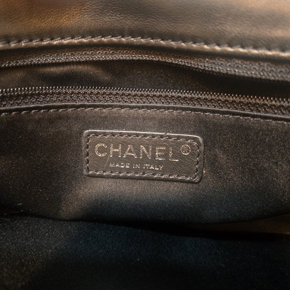 Chanel Classic Ultimate Stitch Flap Medium Bag Silver Turnlock - Picture 16 of 16